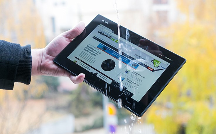 Xperia Tablet Z voda (1).jpg